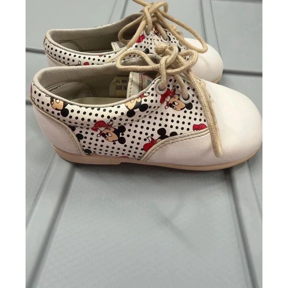 Vintage 1980’s Disney Babies Minnie Mouse Polka Dot Baby Shoes Size 6M Lace Up